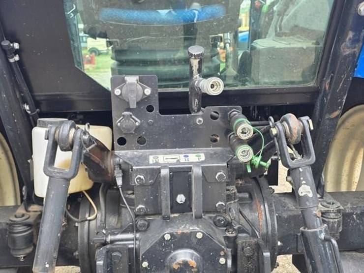 new-holland-t5040-image-23