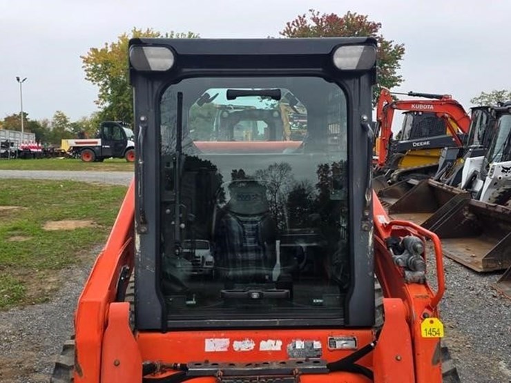 2016-kubota-ssv65-image-36