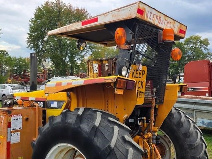 new-holland-6640-image-22