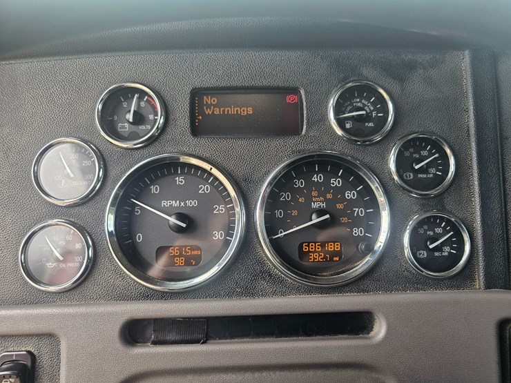 #15801-•-2012-peterbilt-384-sleeper-truck-image-87