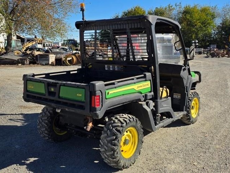 2021-john-deere-gator-xuv-835e-image-3