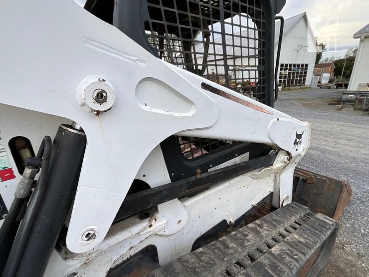 2010-bobcat-t650-image-9