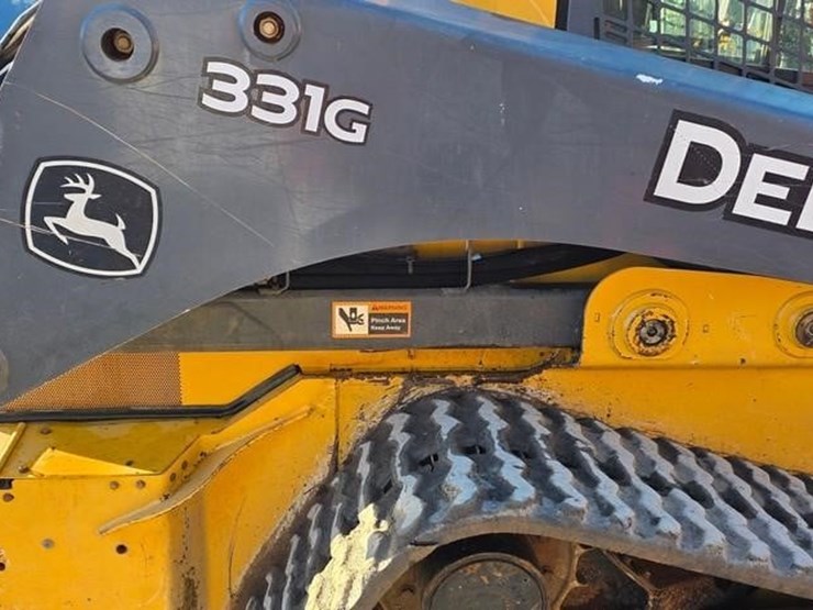 2018-deere-331g-image-15