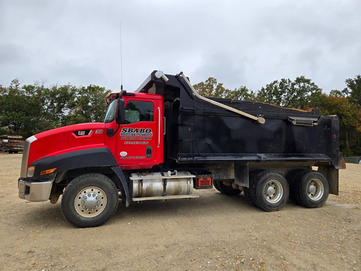 2012-caterpillar-ct660-image-5