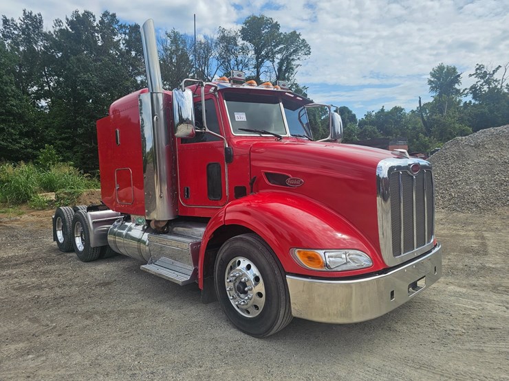 #15801-•-2012-peterbilt-384-sleeper-truck-image-50
