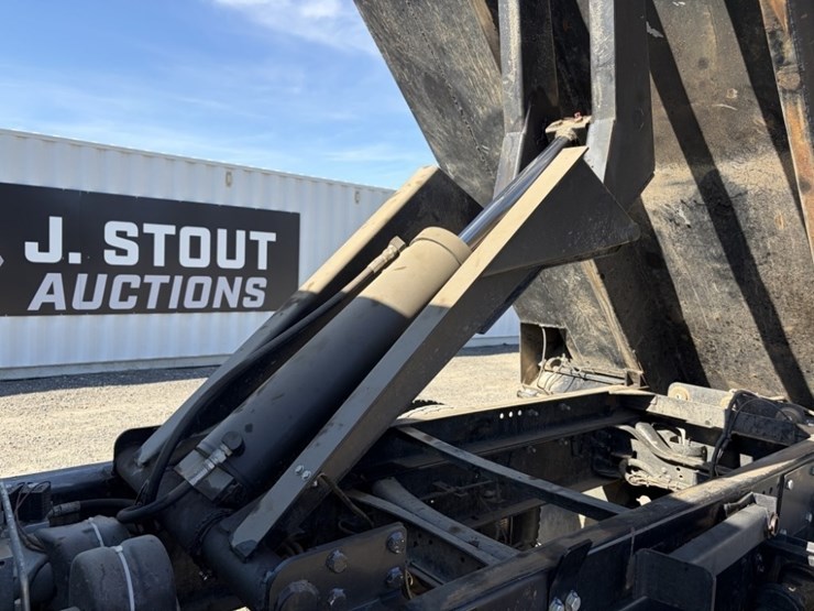 2019-ford-f650-s/a-dump-truck-image-40