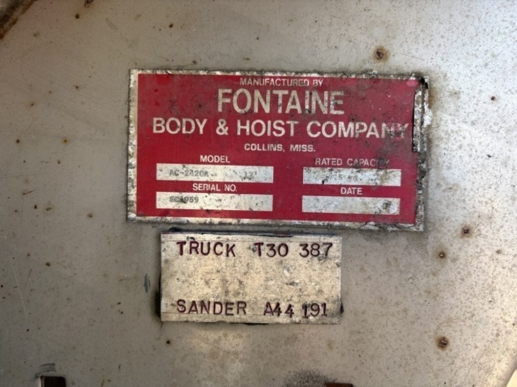 2012-freightliner-m2-t/a-dump-truck-image-30