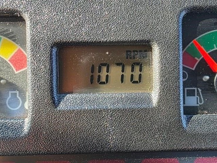 2010-bobcat-toolcat-5600-image-76