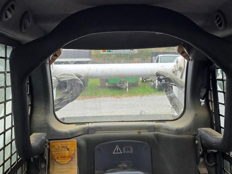 2012-bobcat-s650-image-48