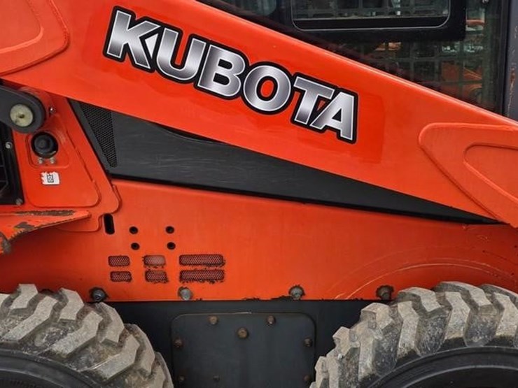 2016-kubota-ssv65-image-27