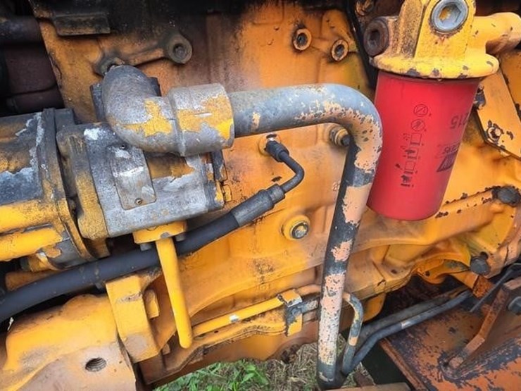 new-holland-6640-image-34