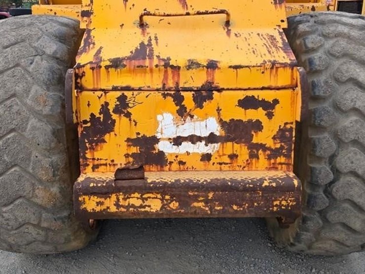 1984-deere-762a-image-21