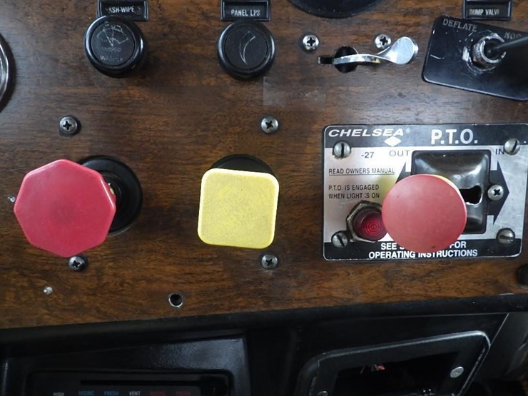1990-peterbilt-379-image-34