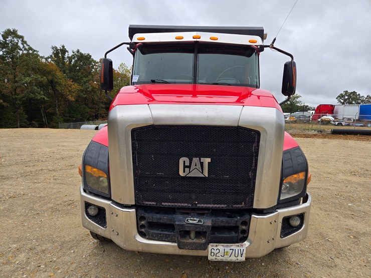 2012-caterpillar-ct660-image-24
