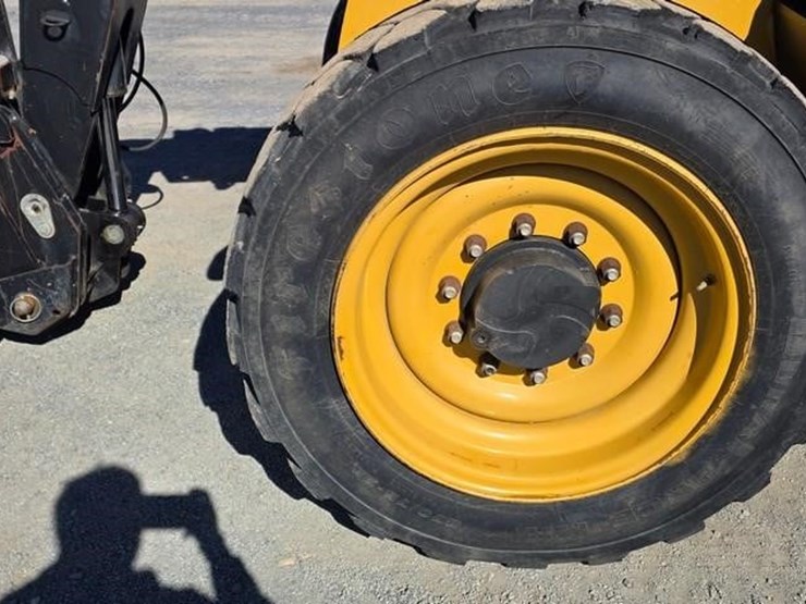 2018-caterpillar-tl642d-image-12