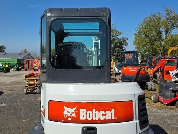 2016-bobcat-e35-image-21