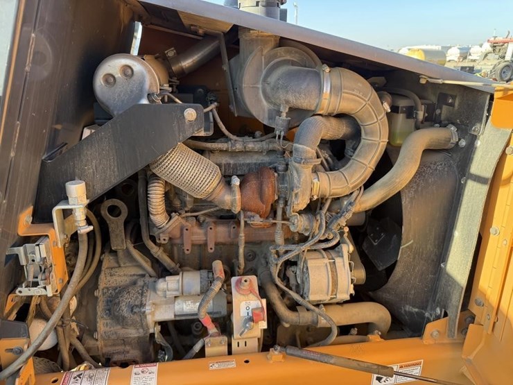 2019-case-588h-rough-terrain-forklift-image-27