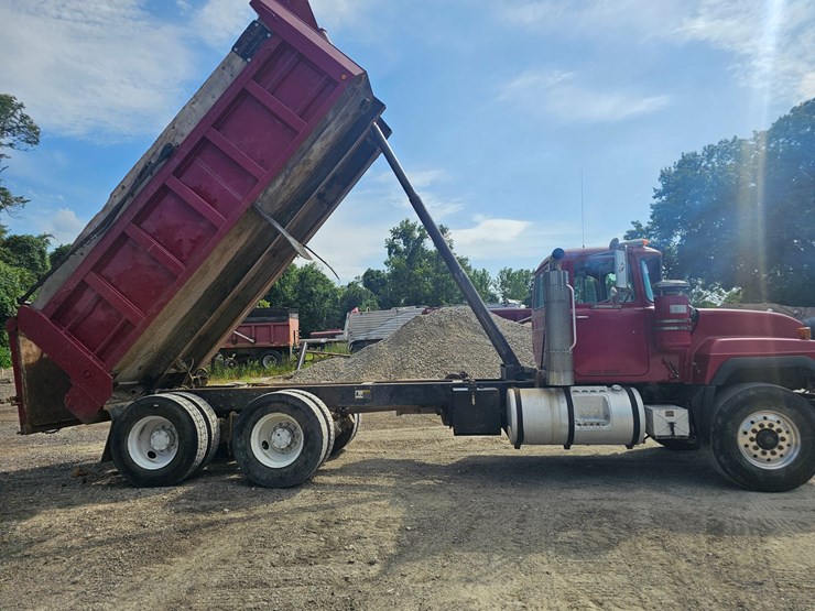 #15804-•-1998-mack-rd688s-dump-truck-image-75