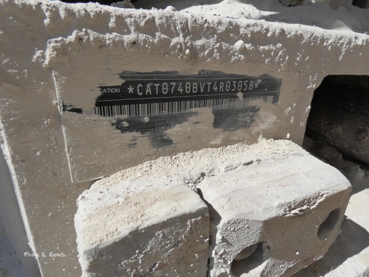 2015-caterpillar-740b-image-2