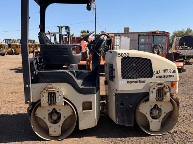 2005-ingersoll-rand-dd-24-tandem-vibratory-roller-image-14