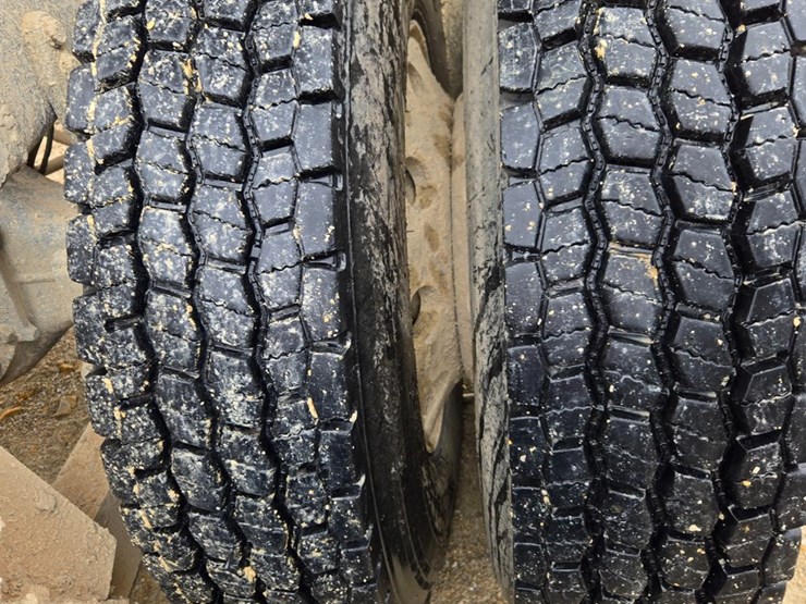 2012-caterpillar-ct660-image-96