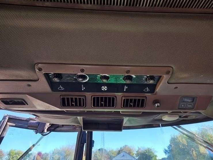 john-deere-8850-image-65