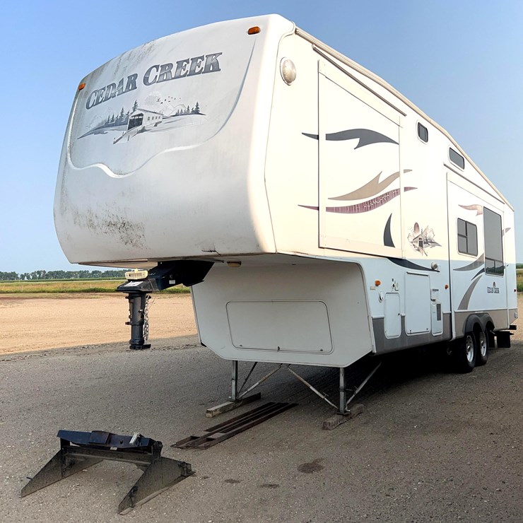 2006 Cedar Creek Gooseneck Camper Trailer