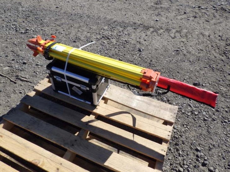 future-laser-level-image-3