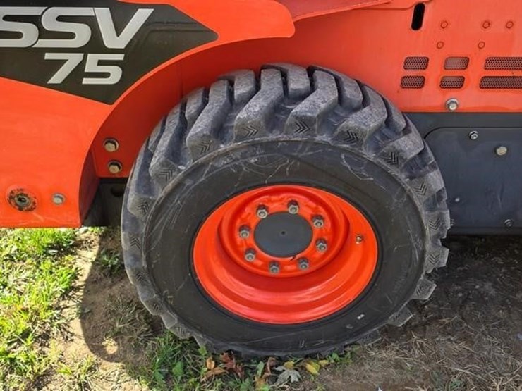 2019-kubota-ssv75-image-23