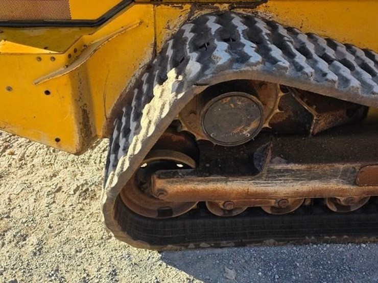 2018-deere-331g-image-14
