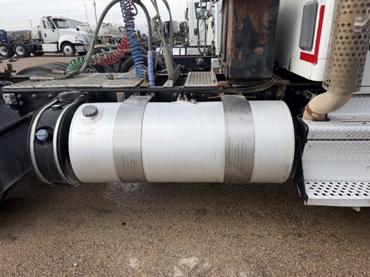 2019-kenworth-t880-image-4