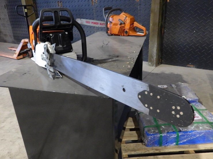 holzforma-440-chainsaw-28"-bar-image-2