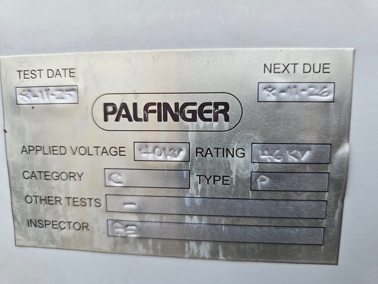 2021-ford-f550-image-10