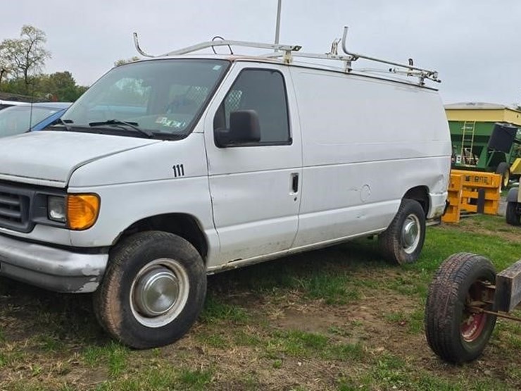 2006-ford-e250-image-1