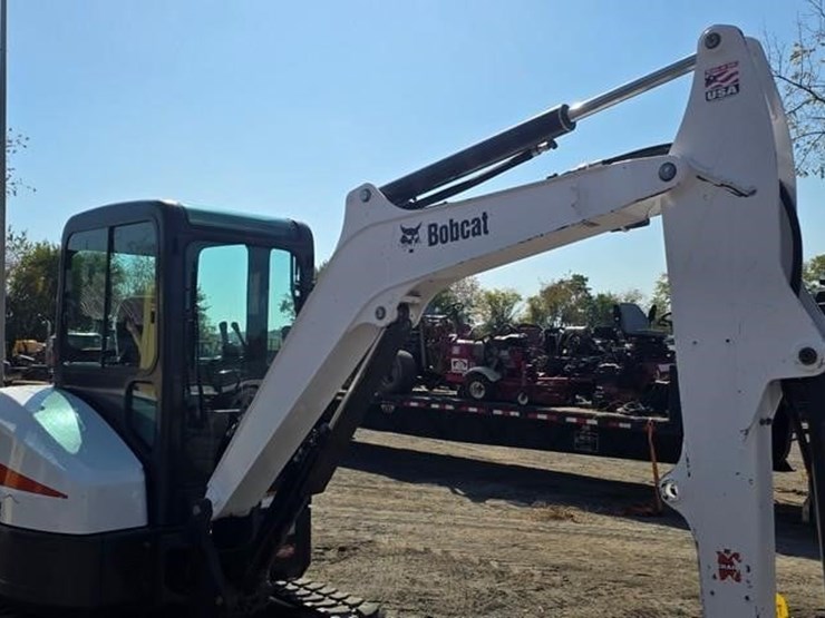 2016-bobcat-e35-image-40