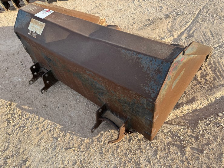 61”w-x-51”d-yard-bucket-w/-fork-pockets-image-4