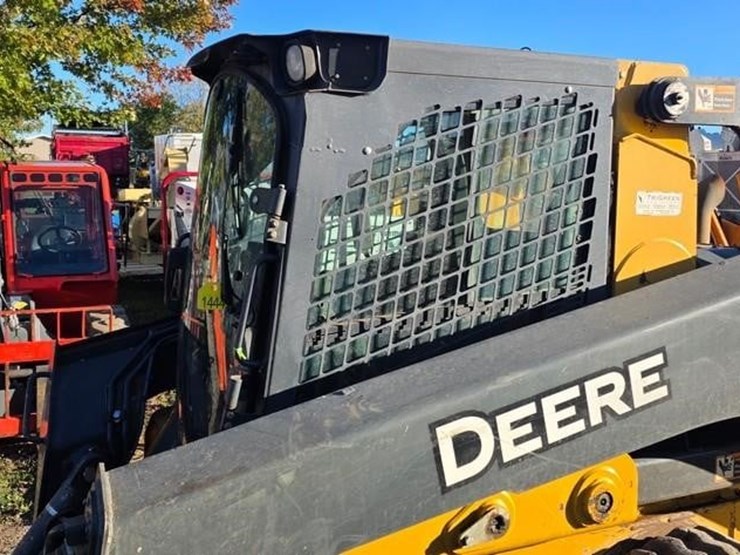2018-deere-331g-image-33