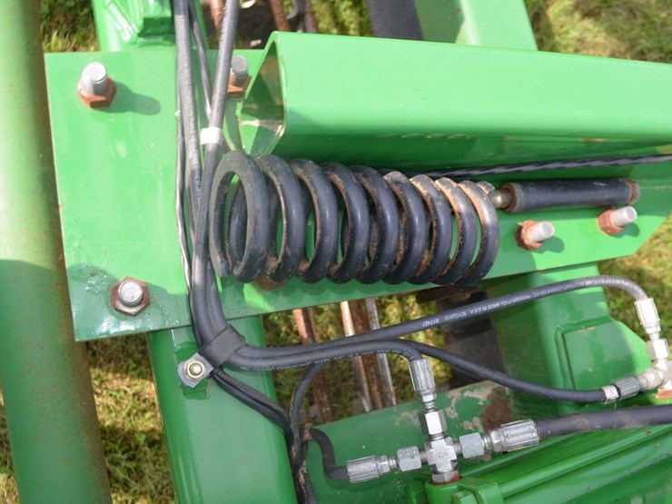john-deere-200-crumbler-finisher-unit-27ft.-image-7