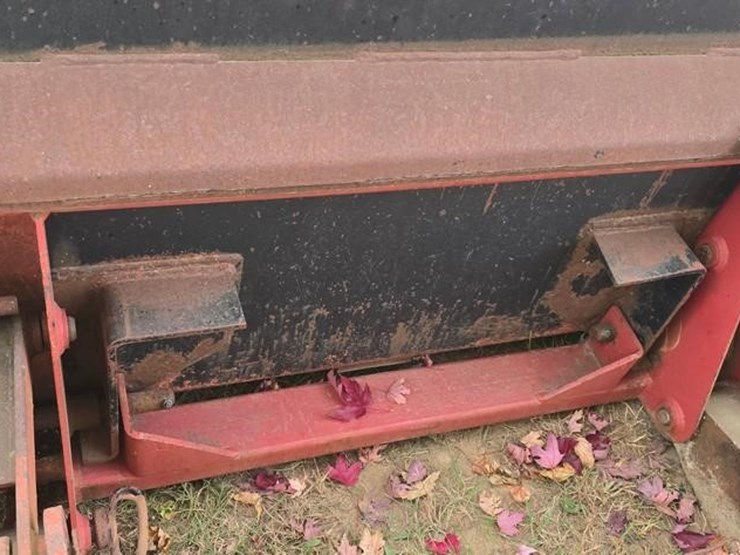 case-ih-l300-image-12