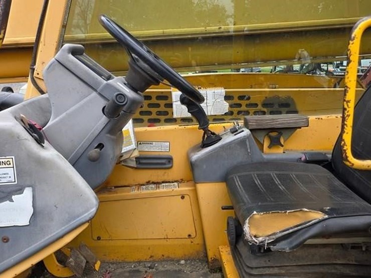 2008-gehl-dl10h55-image-45