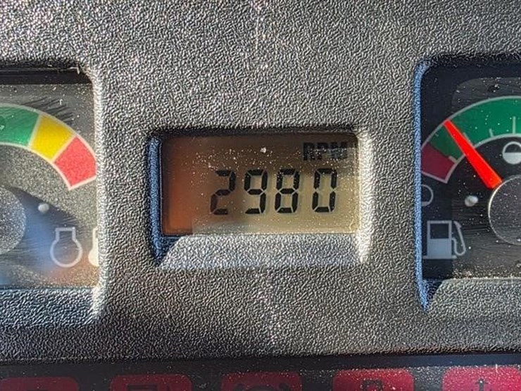 2010-bobcat-toolcat-5600-image-77