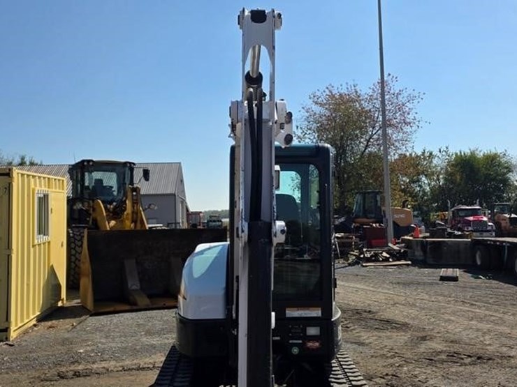 2016-bobcat-e35-image-42
