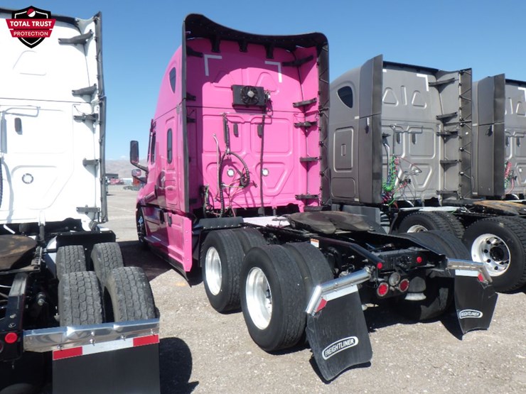 2024-freightliner-cascadia-126-image-14