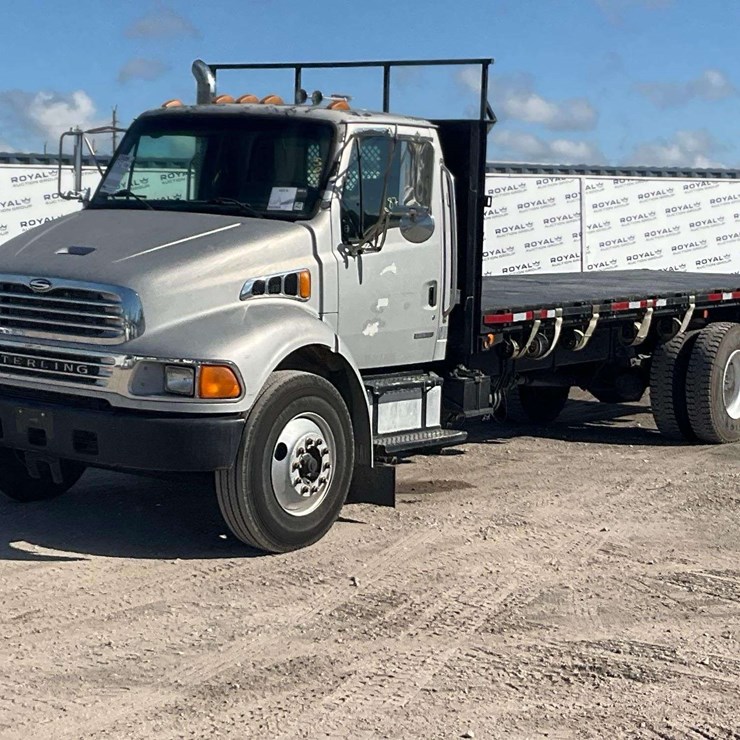 2004 STERLING ACTERRA