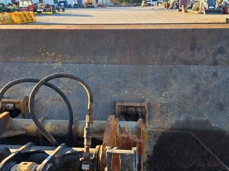 2015-caterpillar-938m-image-54