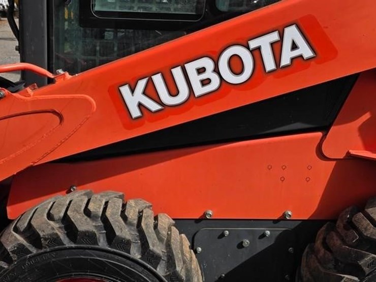 2019-kubota-ssv75-image-12