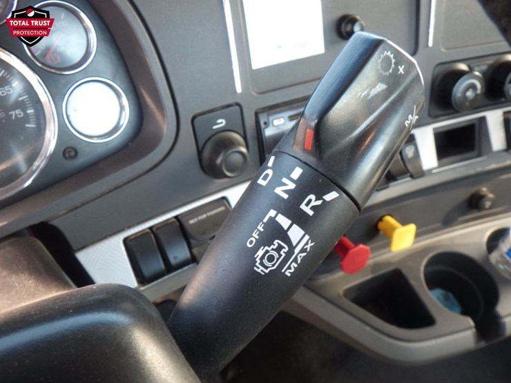 2021-kenworth-t680-image-16