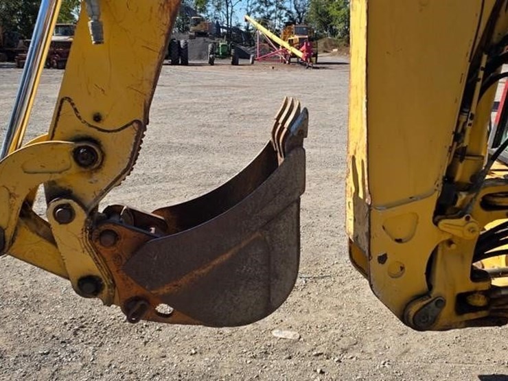 2006-deere-310sg-image-30