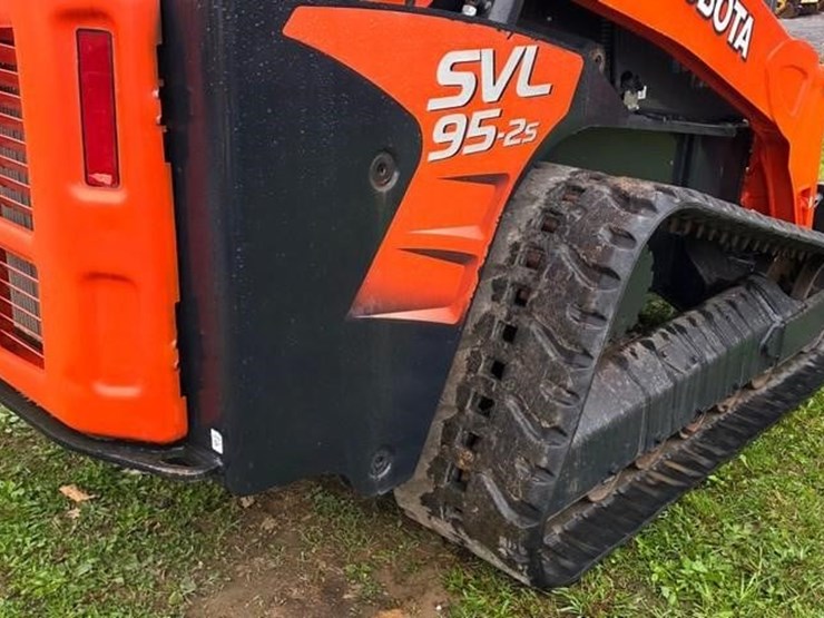 2017-kubota-svl95-2s-image-22