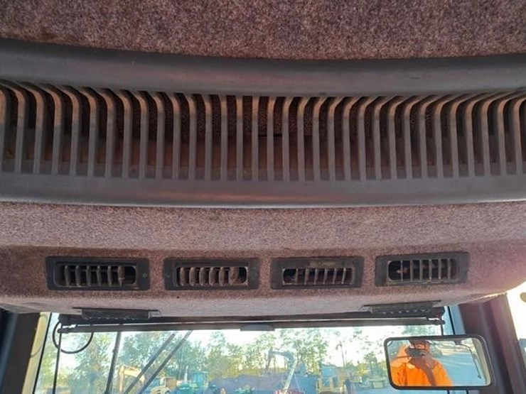 ford-8670-image-63